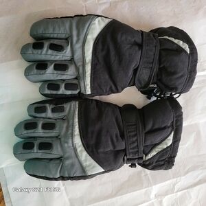 Black and Gray Women's Winter Gloves